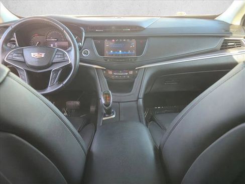 Used 2017 Cadillac XT5 Luxury w/ Driver Awareness Package image 19