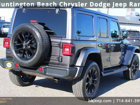 Used 2021 Jeep Wrangler Unlimited Sahara image 5