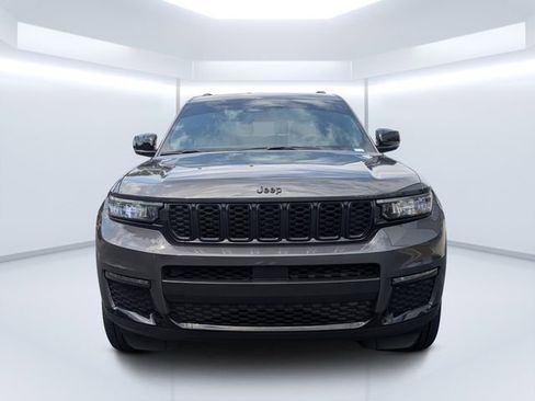 Used 2024 Jeep Grand Cherokee L Limited w/ Black Appearance Package image 8