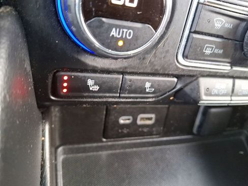 Used 2021 Chevrolet Tahoe Z71 w/ Z71 Off-Road Package image 27