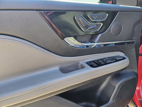 New 2026 Lincoln Corsair Premiere image 11