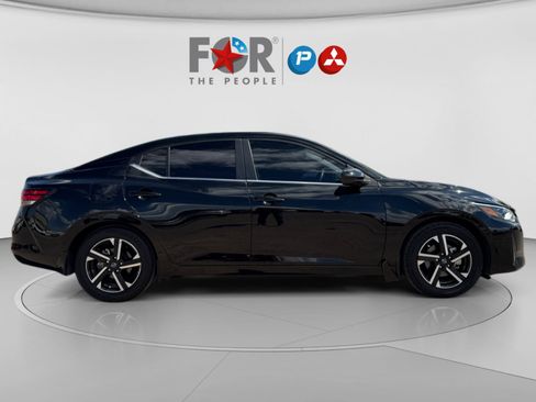 Used 2024 Nissan Sentra SV FWD image 6