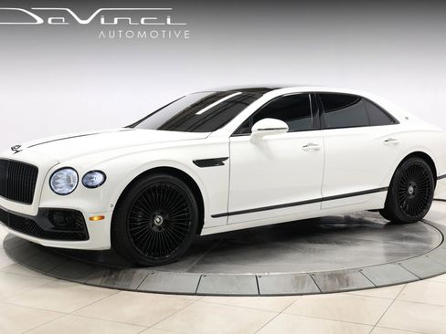 Used 2020 Bentley Flying Spur W12 image 1