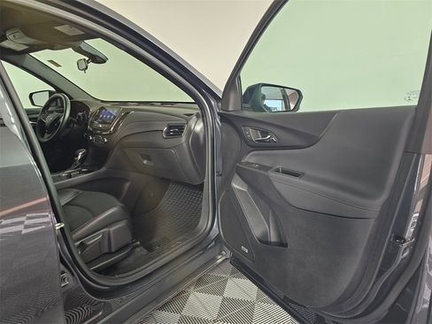 Used 2023 Chevrolet Equinox RS w/ RS Leather Package image 13