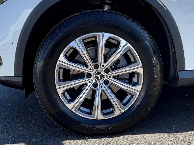 Used 2026 Mercedes-Benz GLC 300 4MATIC image 36