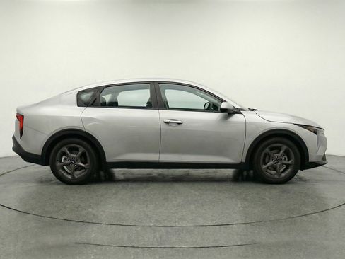 Used 2025 Kia K4 FWD image 11