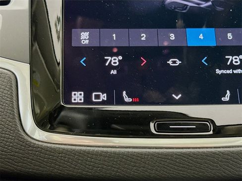 Certified 2025 Volvo XC90 B5 Core image 20