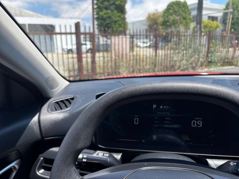 Used 2025 Kia K4 FWD image 35