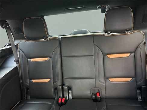 Used 2021 GMC Yukon AT4 w/ Technology Package image 12