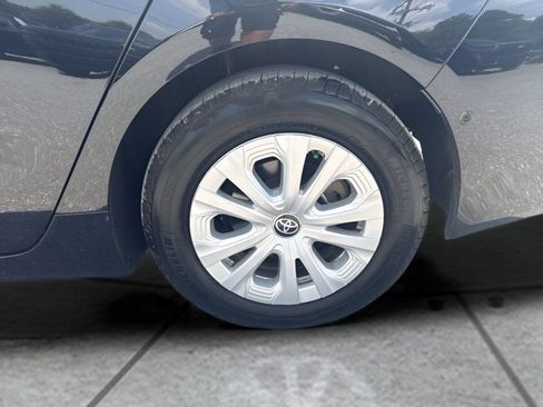 Used 2021 Toyota Prius LE FWD image 16