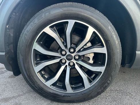 Used 2020 Ford Explorer XLT w/ Comfort Package image 26