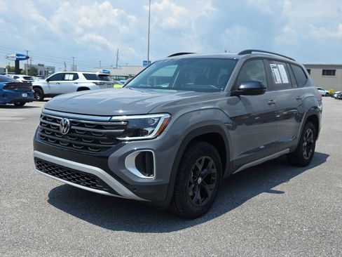 Used 2026 Volkswagen Atlas Peak Edition AWD/4WD image 4