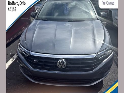 Used 2021 Volkswagen Jetta R-Line w/ R-Line Cold Weather Package FWD image 1