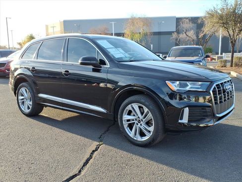 Used 2023 Audi Q7 Premium w/ Towing Package image 6