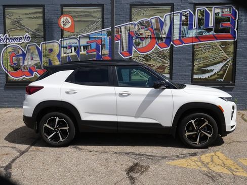 Used 2023 Chevrolet TrailBlazer RS w/ Sun and Liftgate Package AWD/4WD image 34