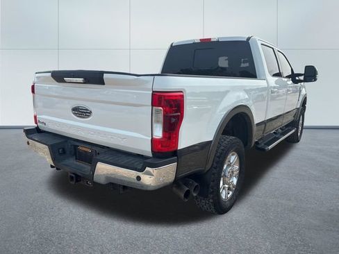 Used 2017 Ford F250 Lariat w/ Lariat Value Package AWD/4WD image 4