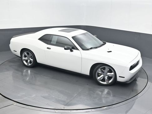 Used 2012 Dodge Challenger R/T image 32