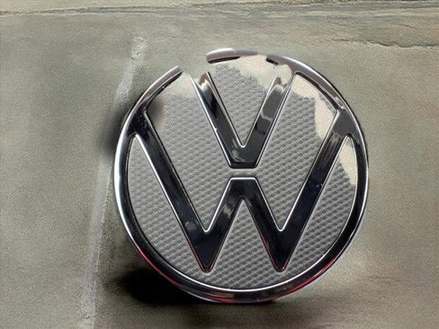 New 2026 Volkswagen Tiguan SE image 24