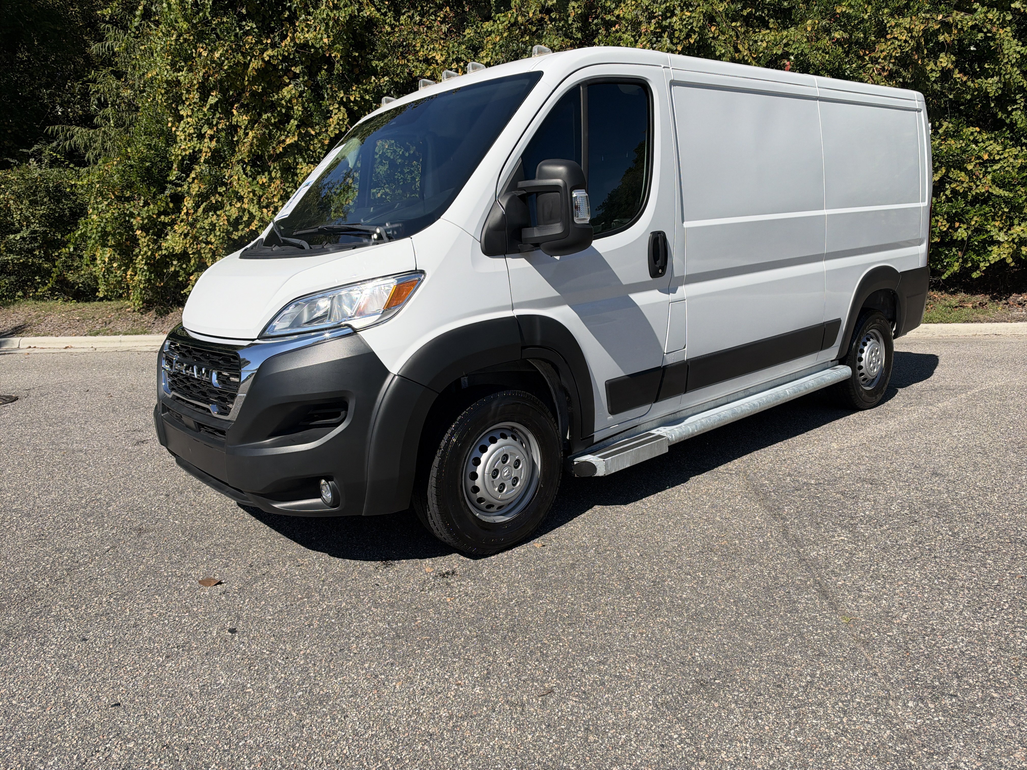 Used 2025 RAM ProMaster 2500 w/ U-Haul Equipment Group FWD image 4