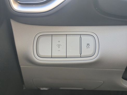 Certified 2024 Hyundai Venue SEL image 24