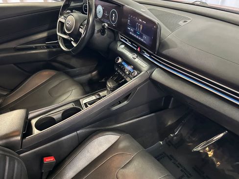 Used 2021 Hyundai Elantra Limited FWD image 17