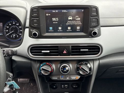 Used 2021 Hyundai Kona SE image 23