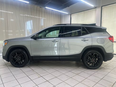 Used 2023 GMC Terrain SLT w/ Infotainment Package II AWD/4WD image 8