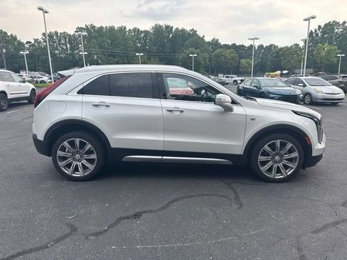 Used 2023 Cadillac XT4 Premium Luxury w/ Enhanced Visibility Package FWD image 2
