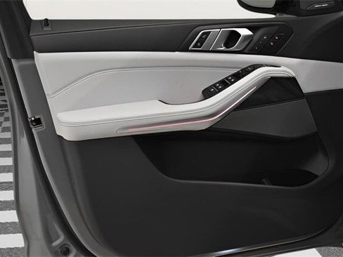 Used 2024 BMW X5 M60i w/ Executive Package image 22