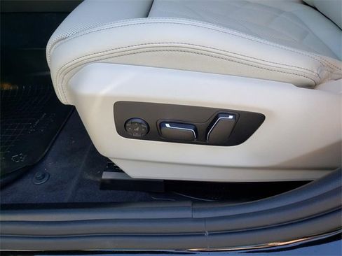 New 2026 BMW 530i xDrive w/ M Sport Package image 19