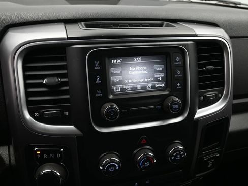 Used 2022 RAM 1500 Classic SLT AWD/4WD image 14