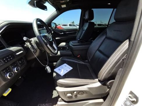 Used 2023 GMC Yukon Denali w/ Max Trailering Package AWD/4WD image 4