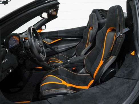 Used 2022 McLaren 720S Performance image 10