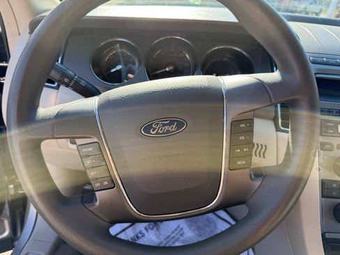 Used 2011 Ford Taurus SE FWD image 15