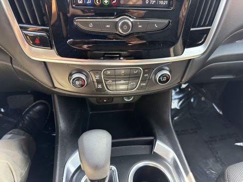 Used 2021 Chevrolet Traverse LS FWD image 31