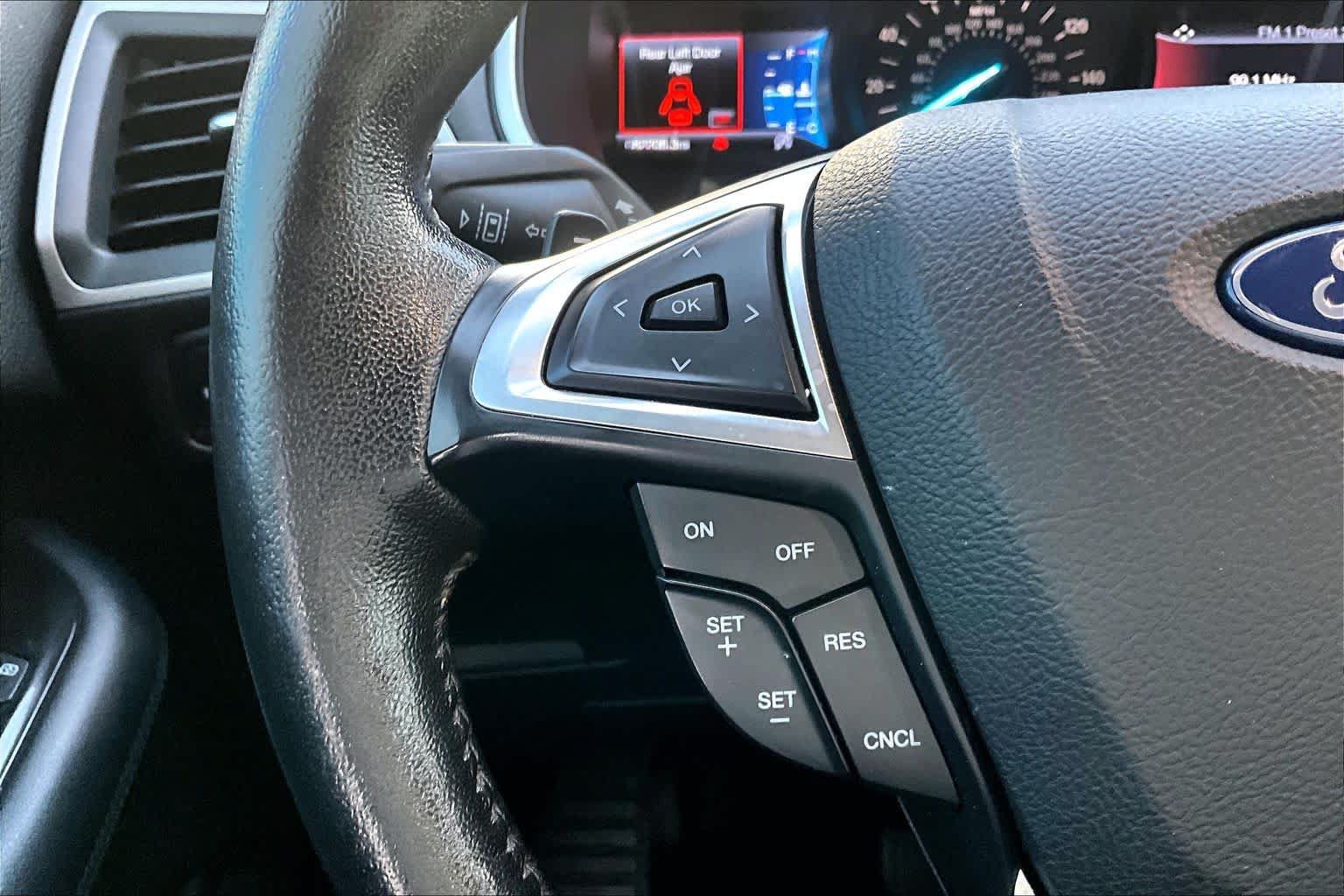 Used 2019 Ford Edge SEL w/ Cold Weather Package AWD/4WD image 22