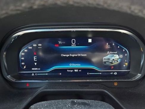 Certified 2022 Chevrolet Suburban Z71 w/ Luxury Package image 11