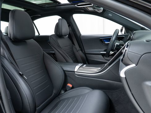 Used 2023 Mercedes-Benz C 300 4MATIC Sedan image 22