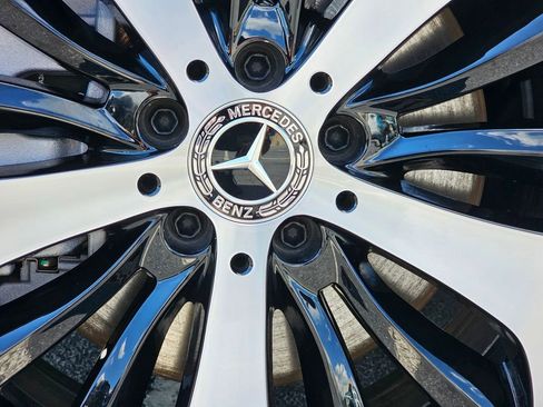 Used 2026 Mercedes-Benz GLB 250 image 11