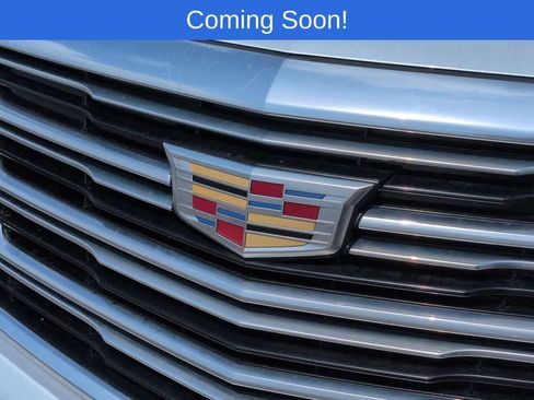 Used 2018 Cadillac XT5 Luxury w/ Driver Awareness Package FWD image 11