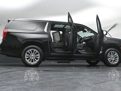 Used 2023 GMC Yukon XL SLT w/ SLT Premium Package AWD/4WD image 53
