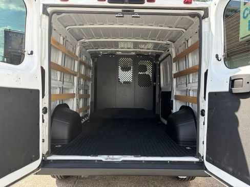 Used 2025 RAM ProMaster 2500 w/ U-Haul Equipment Group FWD image 7