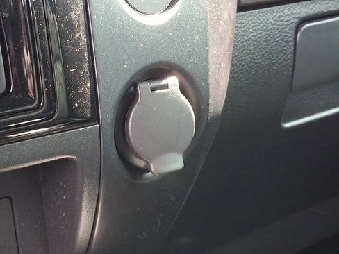 Used 2024 Nissan Titan PRO-4X w/ Off Road Protection Package image 27