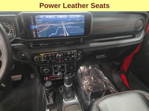 Used 2024 Jeep Wrangler Unlimited Rubicon AWD/4WD image 11