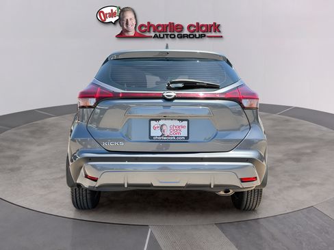 Used 2023 Nissan Kicks S FWD image 5