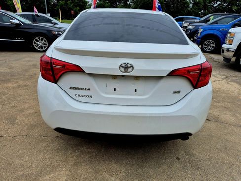 Used 2018 Toyota Corolla SE FWD image 6