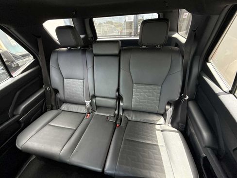 Used 2025 Toyota 4Runner TRD Off-Road Premium AWD/4WD image 23