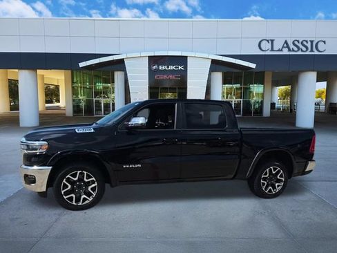 Used 2025 RAM 1500 Laramie AWD/4WD image 4
