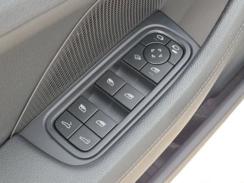 Certified 2024 Porsche Panamera 4 AWD/4WD image 26