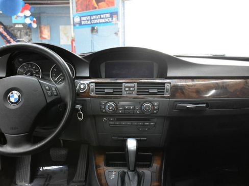 Used 2011 BMW 328i xDrive Sedan AWD/4WD image 22